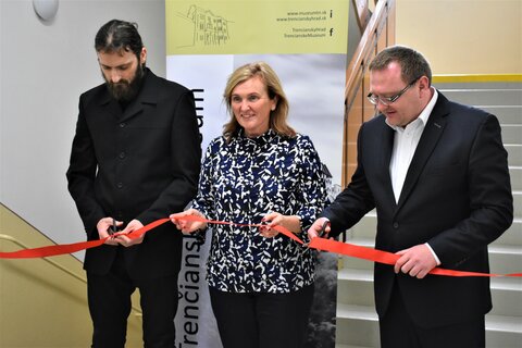 Nový regálový systém v centrálnom depozitári Trenčianskeho múzea v Trenčíne bol oficiálne predstavený