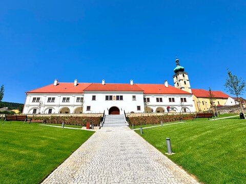 Zrevitalizovaná parková záhrada Draškovičovho kaštieľa v Čachticiach
