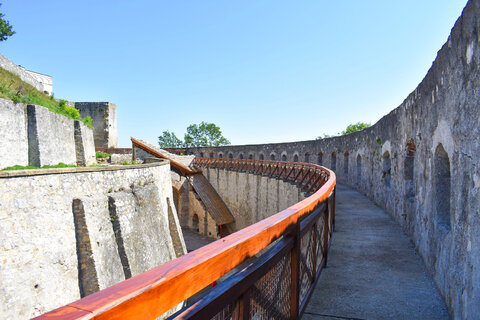 Trenčiansky hrad otvára pre verejnosť južné opevnenie Trenčiansky hrad otvára pre verejnosť južné opevnenie