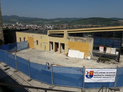 Práce na administatívnej budove hradu napredujú Práce na administatívnej budove hradu napredujú