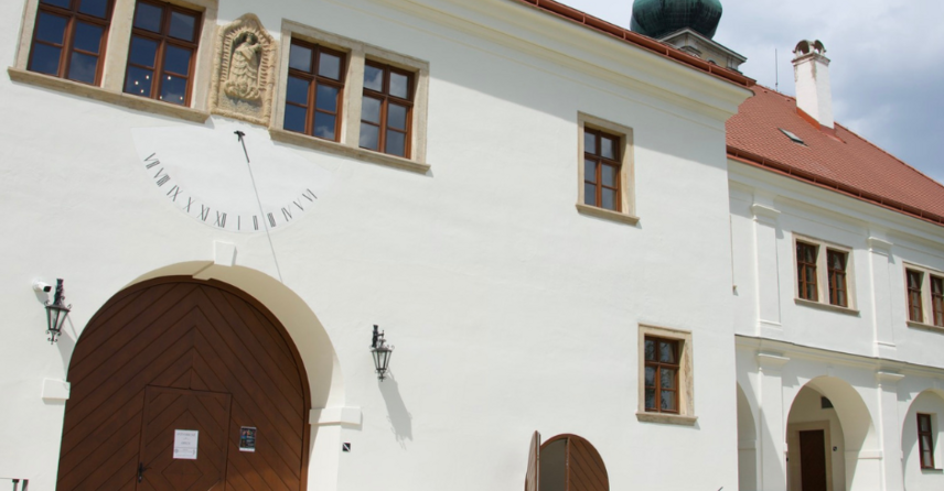 OZNAM: o upravených otváracích hodinách Draškovičovho kaštieľa v Čachticiach dňa 27.11.2024 a 29.11.2024