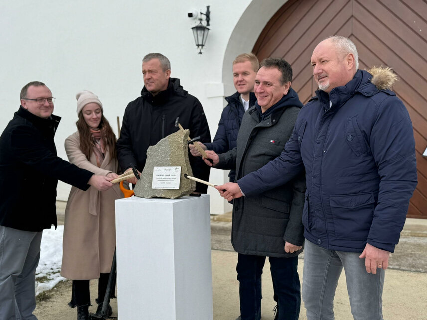 V Draškovičovom kaštieli bol slávnostne poklepaný základný kameň projektu obnovy parkovej záhrady
