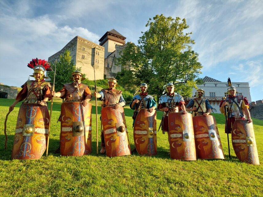 Rimania na Trenčianskom hrade  - LEGIO BESTIA