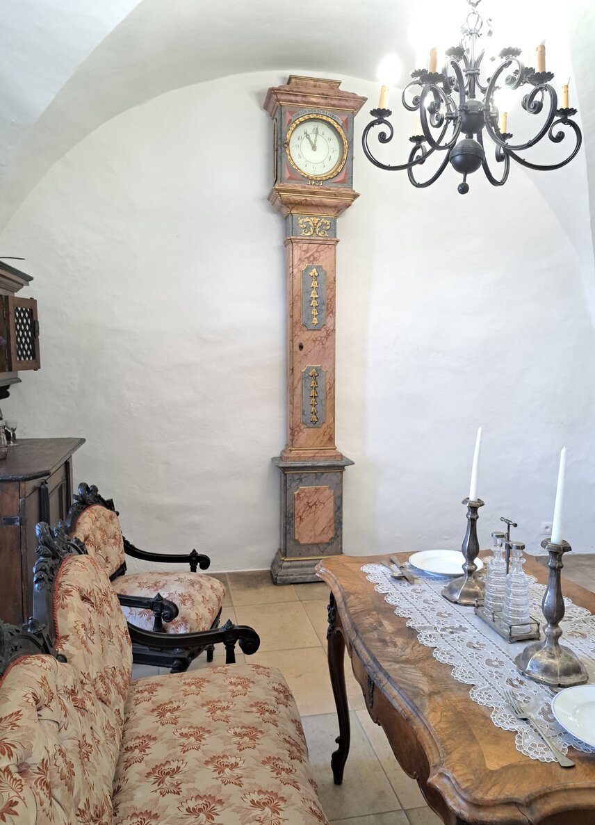 Župné barokové hodiny z roku 1735 po reštaurovaní opäť tikajú a zdobia Barborin palác