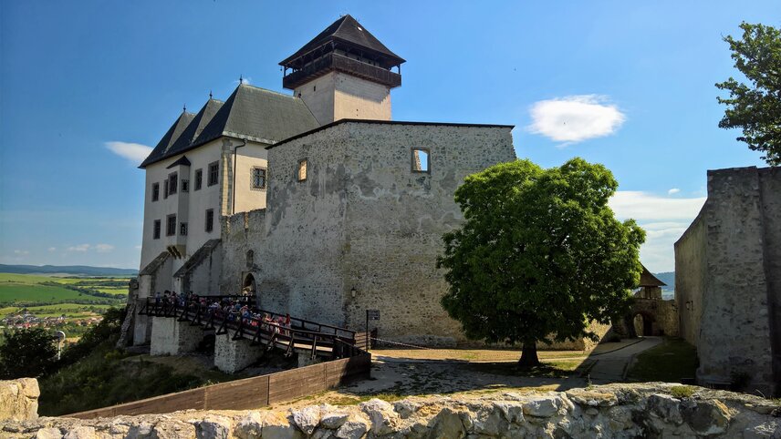 OZNAM: Zmena otváracích hodín Trenčianskeho hradu 30.8.2019