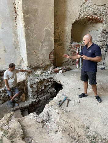 Archeologický výskum v krypte pod panskou kaplnkou - Prednáška Mgr. Juraja Maleca, PhD. pre verejnosť