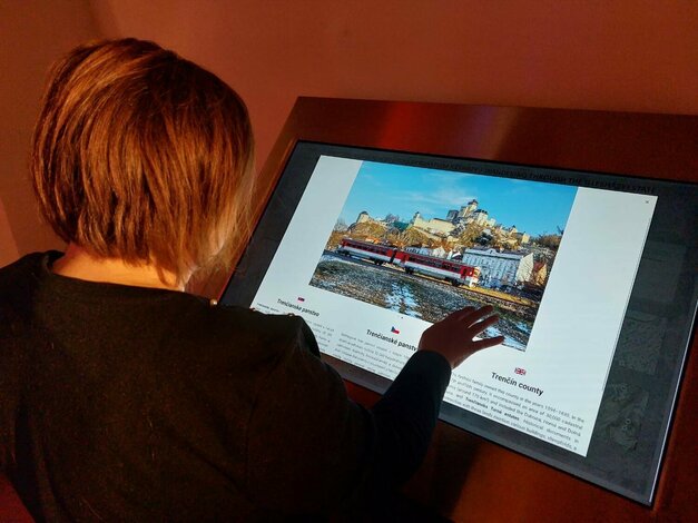 Digitálna bádateľna na Trenčianskom hrade - Návštevníci Trenčianskeho hradu majú odteraz k dispozícii aj  digitálny obsah o kultúrnom dedičstve v zbierkach Tn múzea