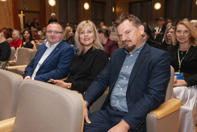 Draškovičov kaštieľ bol nominovaný na živa awards (bled, slovinsko) - Živa Awards riditeľ múzea a vedúca ozoč