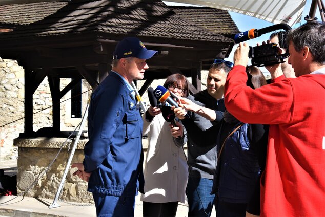 Hasičský zbor absolvoval nácvik v studni lásky - Hasičský zbor na Trenčianskom hrade_foto Hana Jordánová (19)