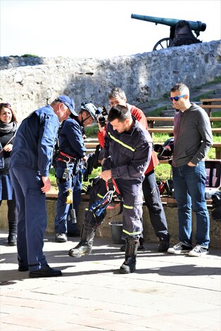 Hasičský zbor absolvoval nácvik v studni lásky - Hasičský zbor na Trenčianskom hrade_foto Hana Jordánová (2)