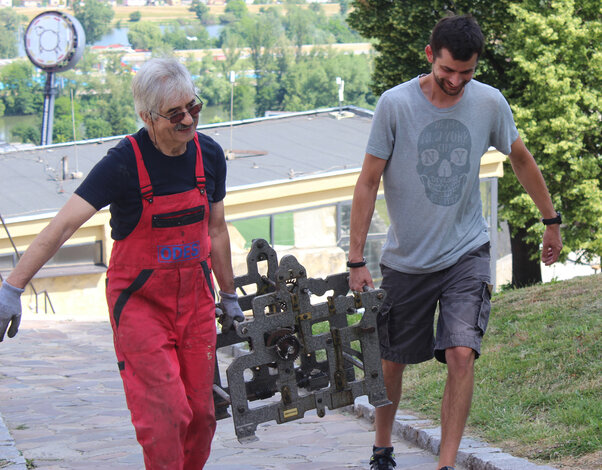 Oprava hodín na Matejovej veži