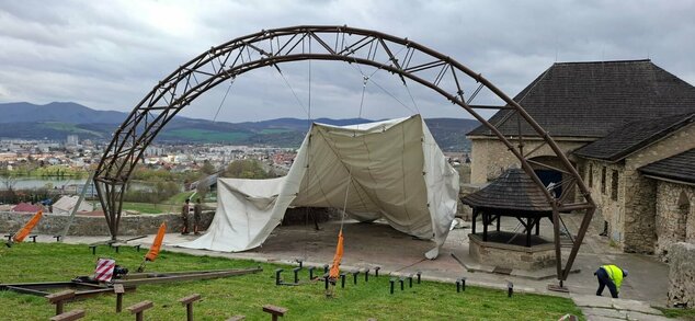 Rekonštrukcia  amfiteátra na trenčianskom hrade (2025) - 2ee6d25a-8731-4ada-bddb-e46a7d17b485