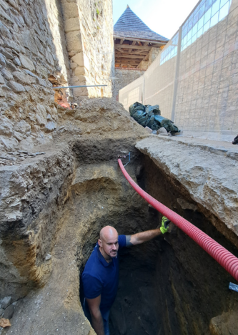 Unikátny archeologický nález - keltská obetná jama na trenčianskom hrade - 7
