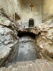 Archeologický výskum v krypte pod panskou kaplnkou - Gotická krypta pod oltárom v Panskej kaplnke