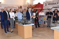 Výstava moháč a jeho odkaz na trenčianskom hrade - Moháč a jeho odkaz_ hostia počas vernisáže, Trenčiansky hrad