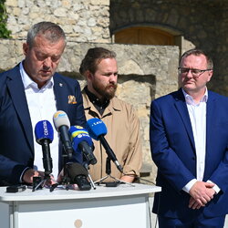 Predseda TSK J. Baška, riaditeľ EHMK 2026 S. Krajči a riaditeľ TNM P. Martinisko