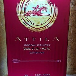 V priestoroch Maďarského národného múzea, pútač na výstavu